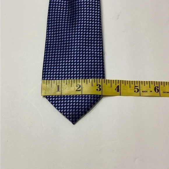 Michael Kors Men’s Silk Necktie NWT - Picture 6 of 6